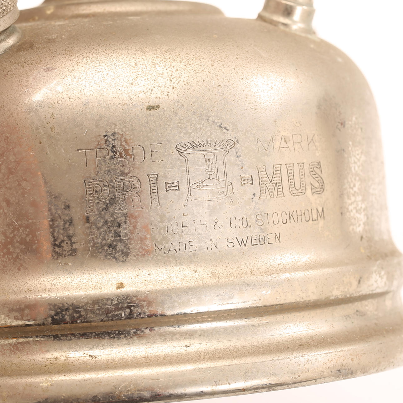 N'achetez pas une lampe de camping sans lire ce comparatif