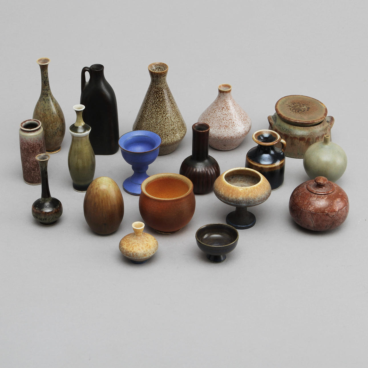 MINIATYRER, keramik, 18 st.