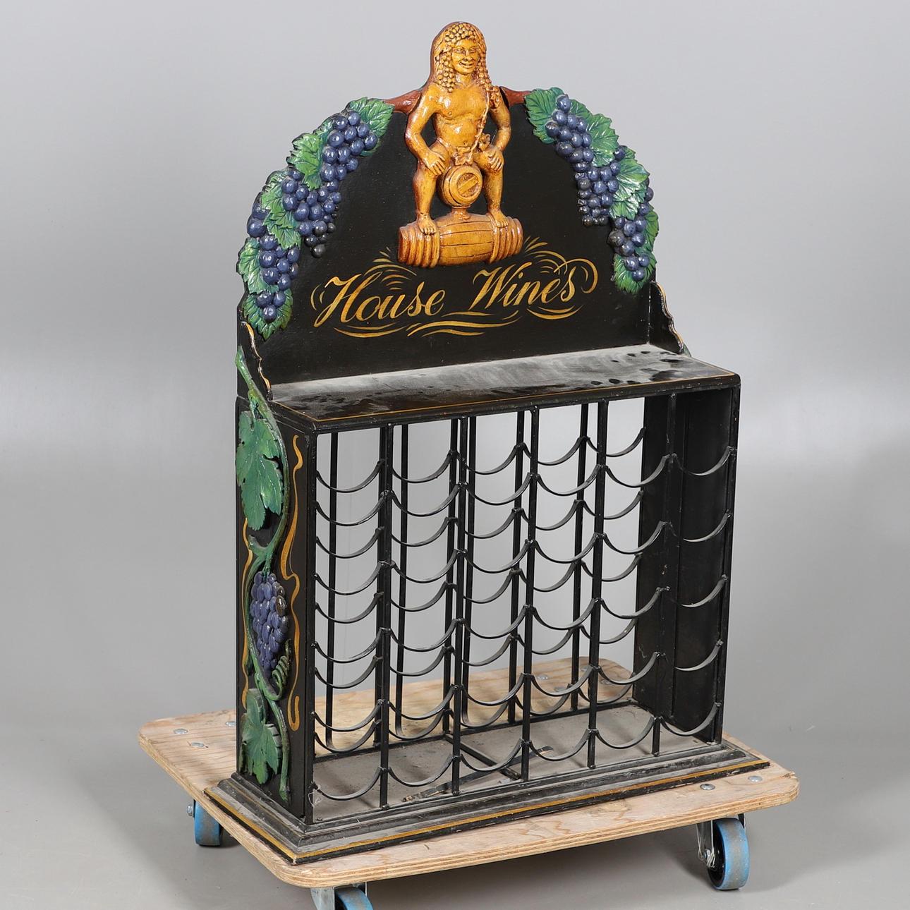 MAALATTU VIINIPAKKAUS.