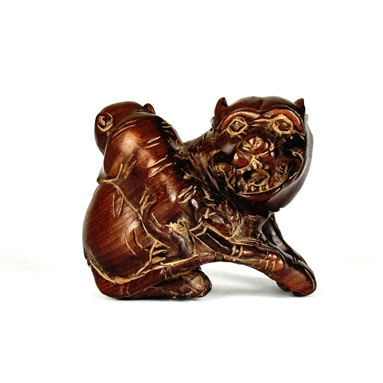 SIGNEERATTU HEDELMÄPUUHAHMO TIIKERI & PENTU.