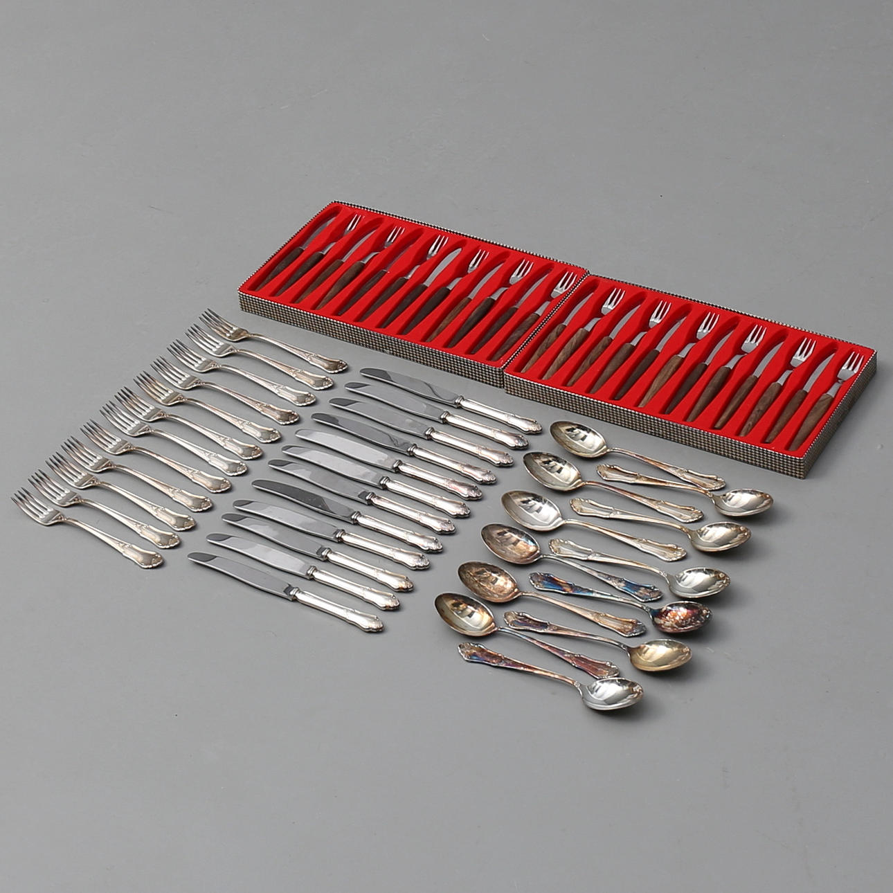 PARTI BESTICK, uppsättningar, nysilver, 36 st, "Eva", MEMA samt bestick med trähandtag, 24 st.