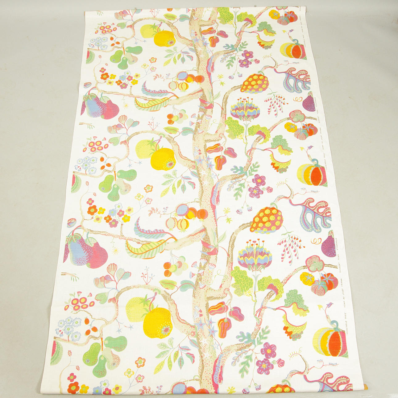 VÄGGBONAD, "Vegetable Tree", Josef Frank, Svenskt Tenn.