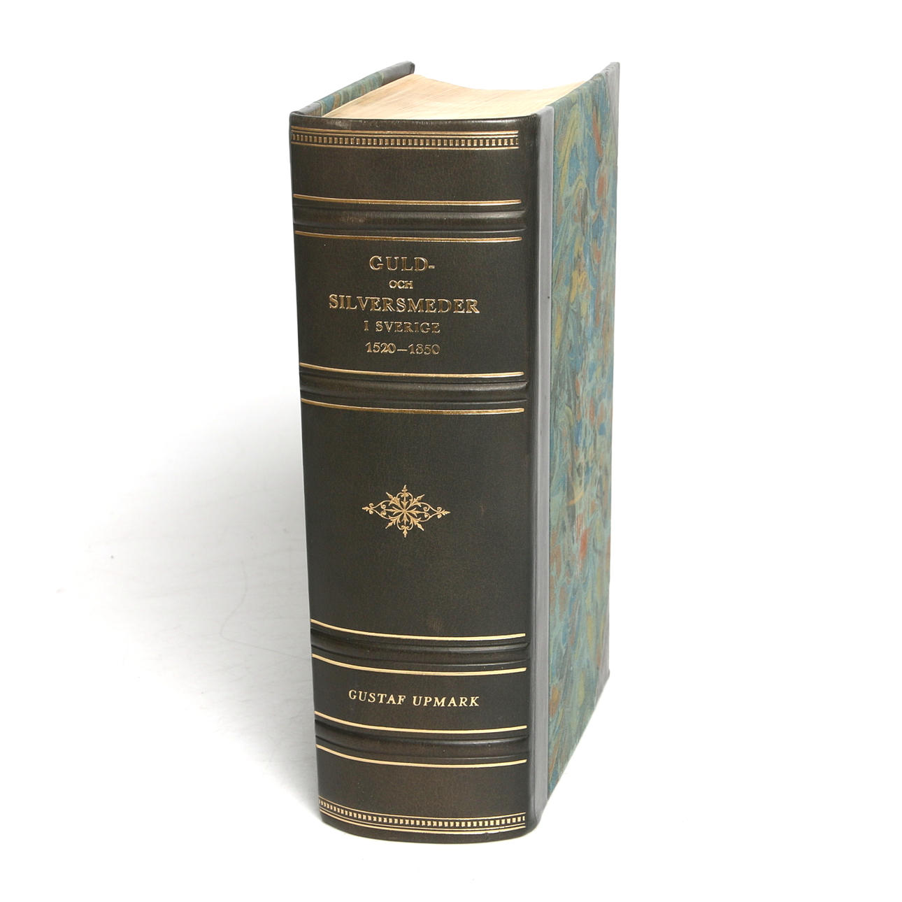 BOK, "Guld- och Silversmeder i Sverige, 1520-1850", Gustaf Upmark, Fröléen & Comp. Albert Bonniers Boktryckeri, Stockholm, 1943.