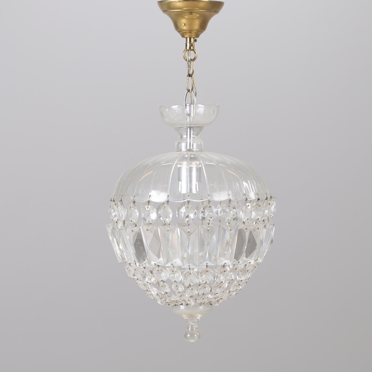 Korbleuchter, zweite Hälfte des 20. Jahrhunderts.