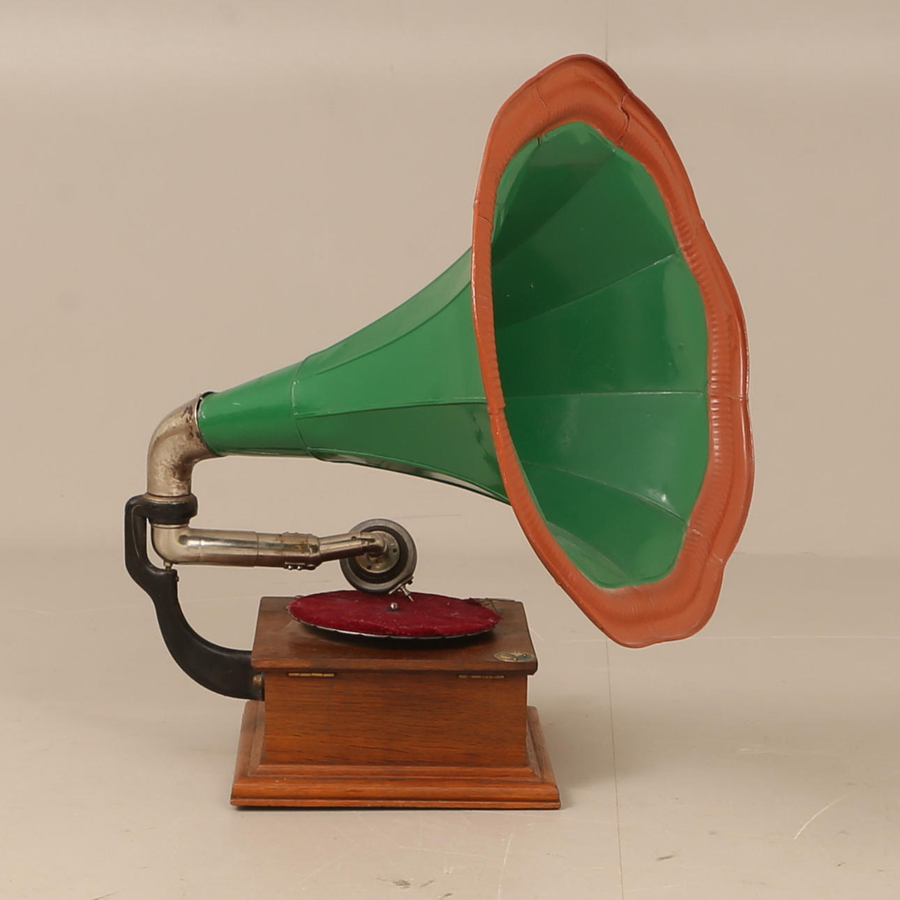 TRATTGRAMOPHONE, Ultraphonic.