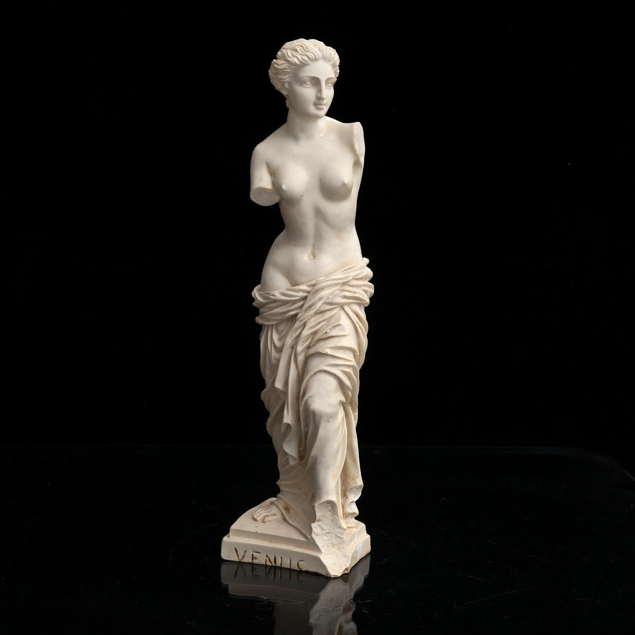 VEISTOS, Venus, Taidevalu.