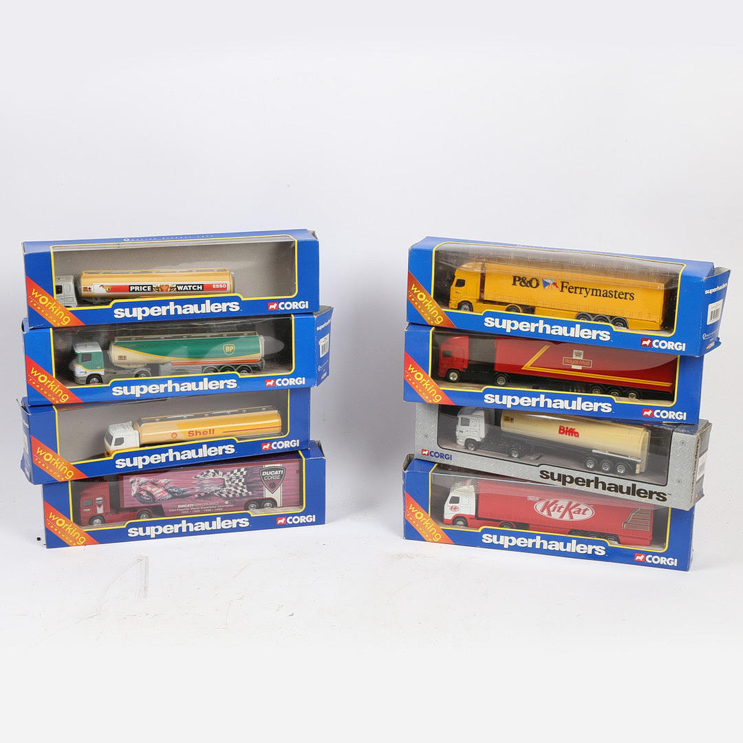 CORGI SUPERHAULERS (8).