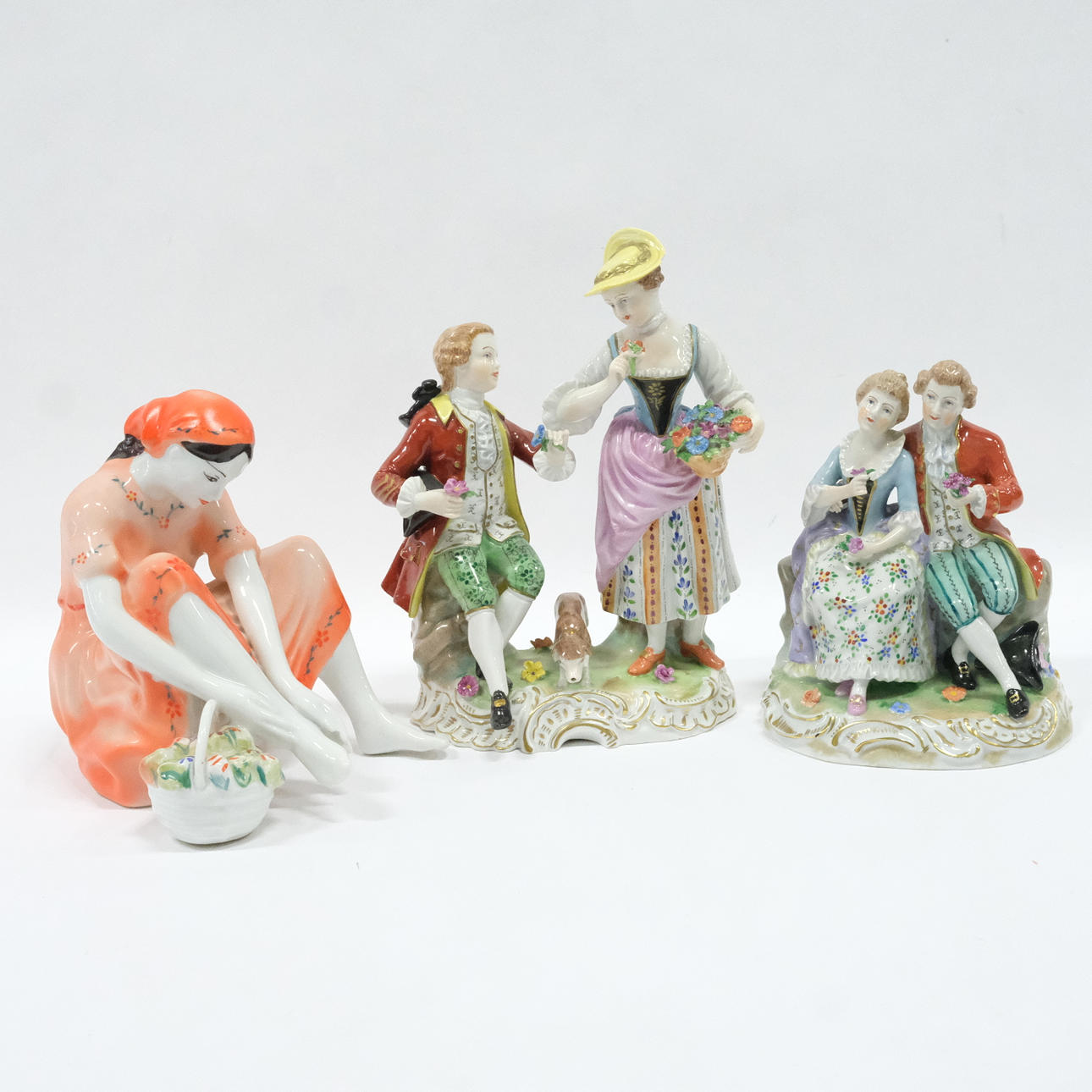 FIGURINER, TRE DELAR, BL.A DRESDEN.