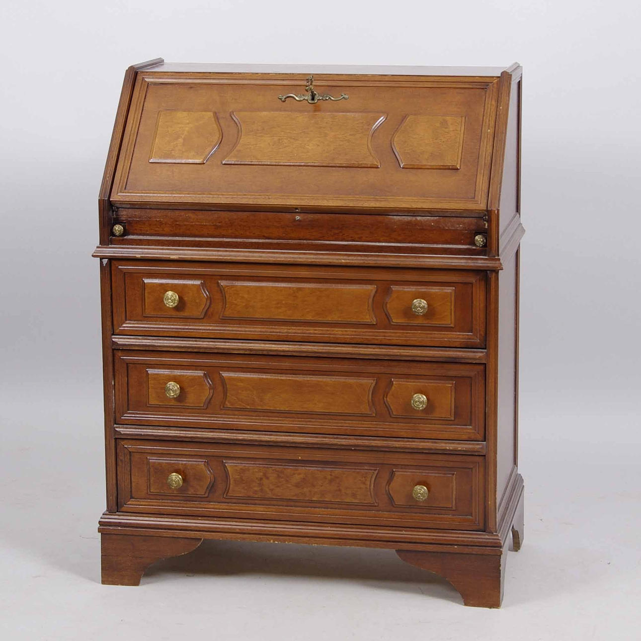 SNEDKLAFFSEKRETÄR, mahogny, engelsk stil.