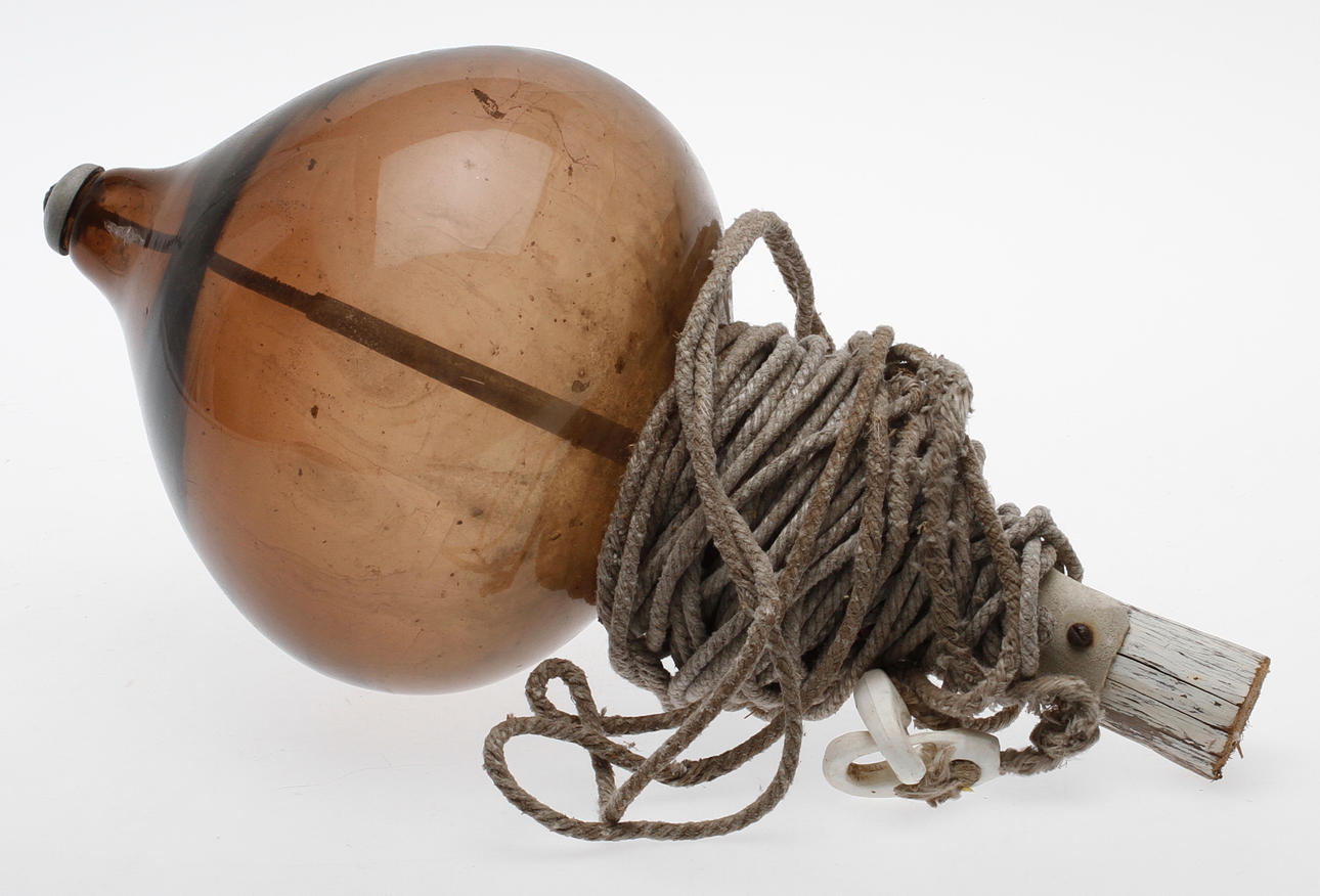 FLAGGSTÅNGSKNOPP, glas, 1900-talets mitt.