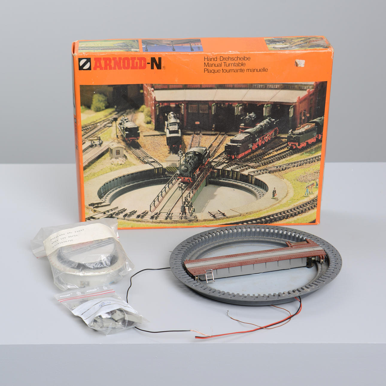 ARNOLD N-Scale Plattenspieler.