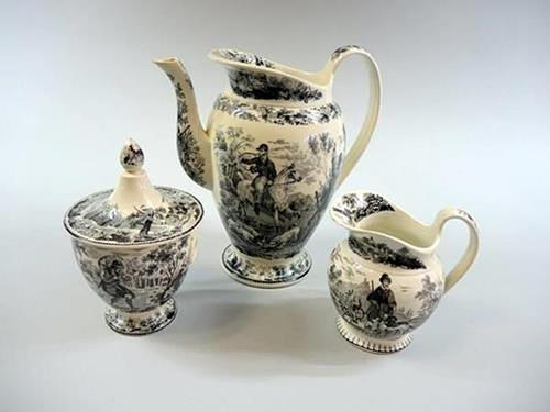 VAUDREVENGE kaffekanna med mjölk och socker, 19:e århundrade.