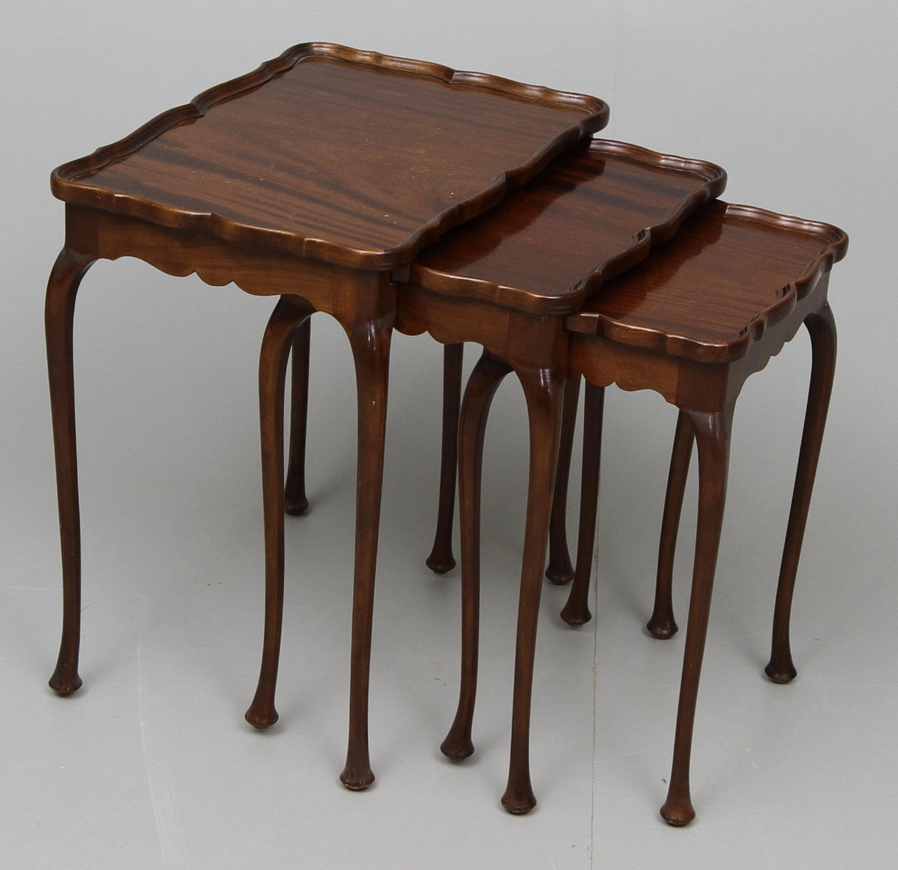 SATSBORD, rokokostil, 1900-tal.