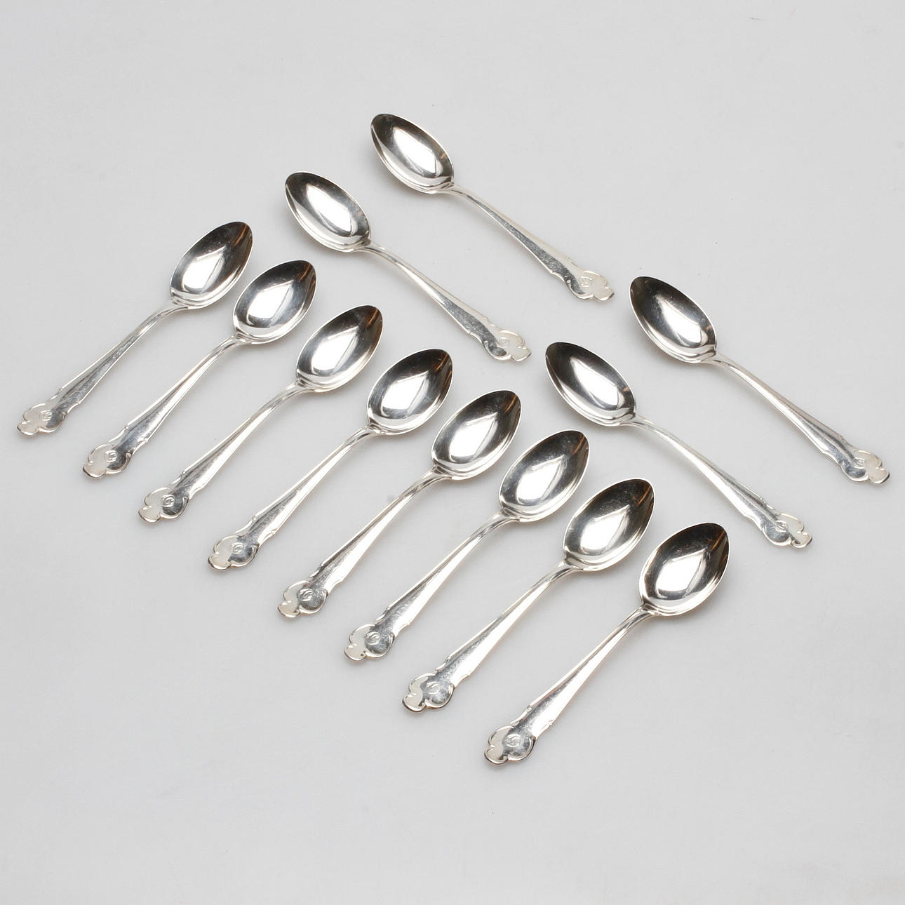 KAFFESKEDAR, 12 st, silver, "Disa", vikt ca. 163,2 gram.