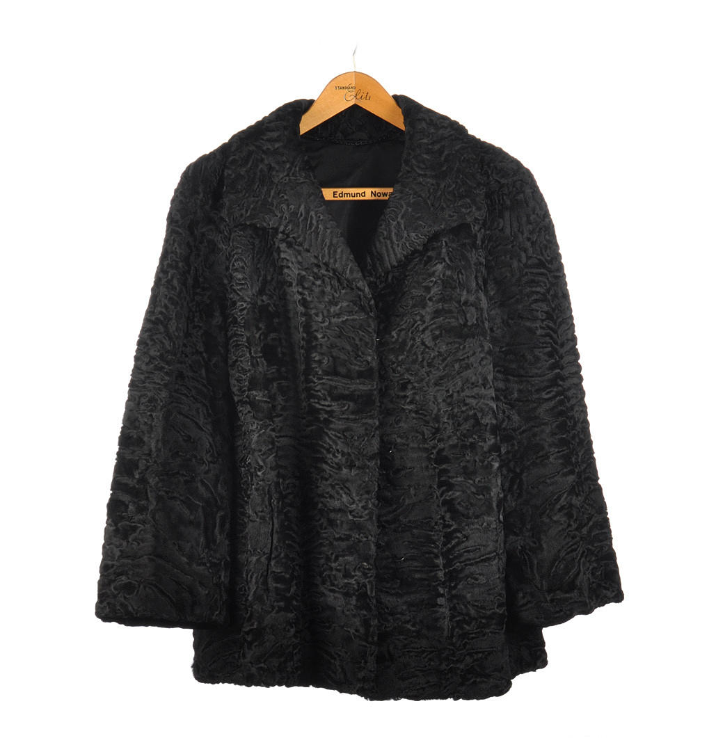 PERSA, abrigo corto.