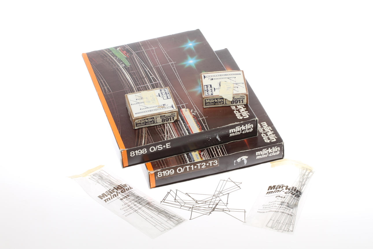 MÄRKLIN Z Mini-club Luftledning. 8198, 8199, 8911, 8922 och 8923 originalkartonger.