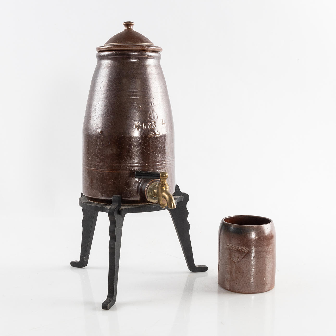 TAPPKRUS, med mugg, Höganäs, saltglaserat.