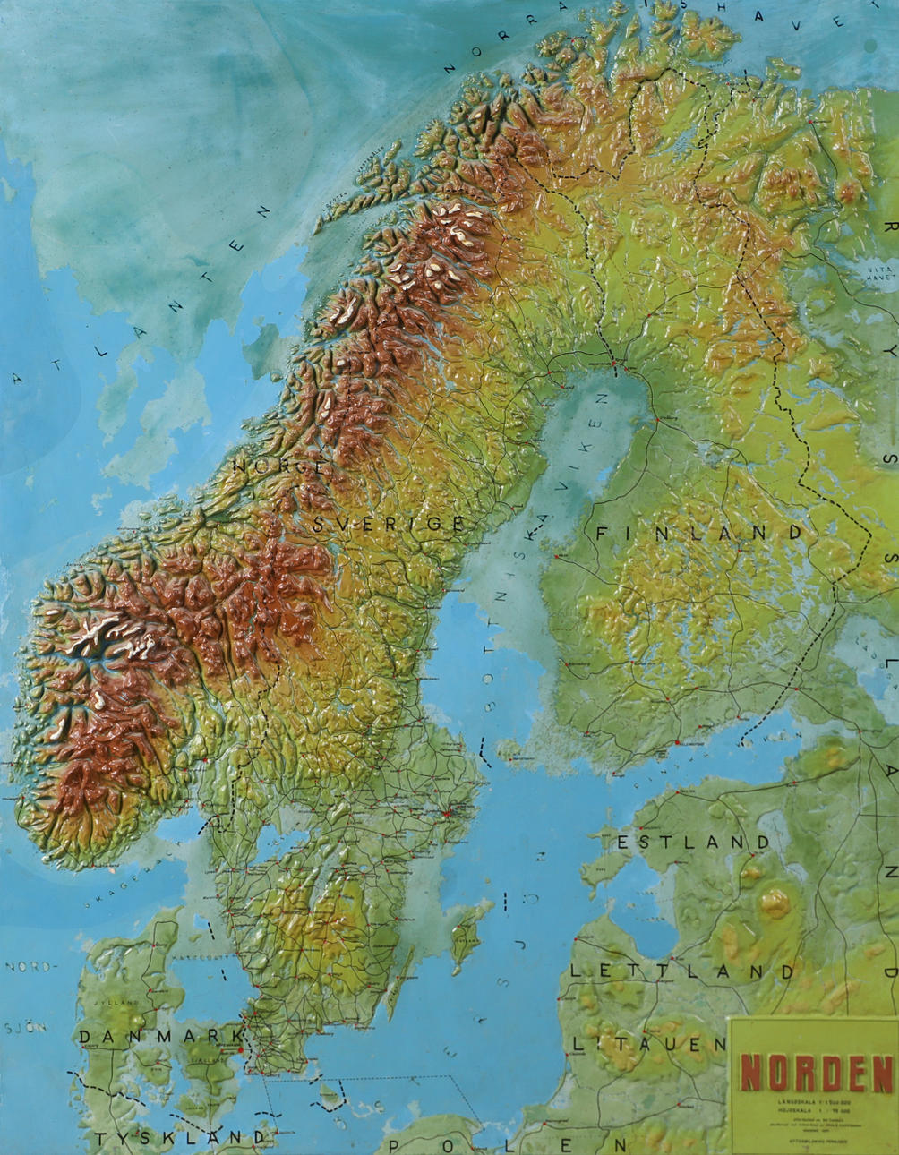 MAP, reliefimaalattu alumiini, Norden, John E. Andersson Värnamo.