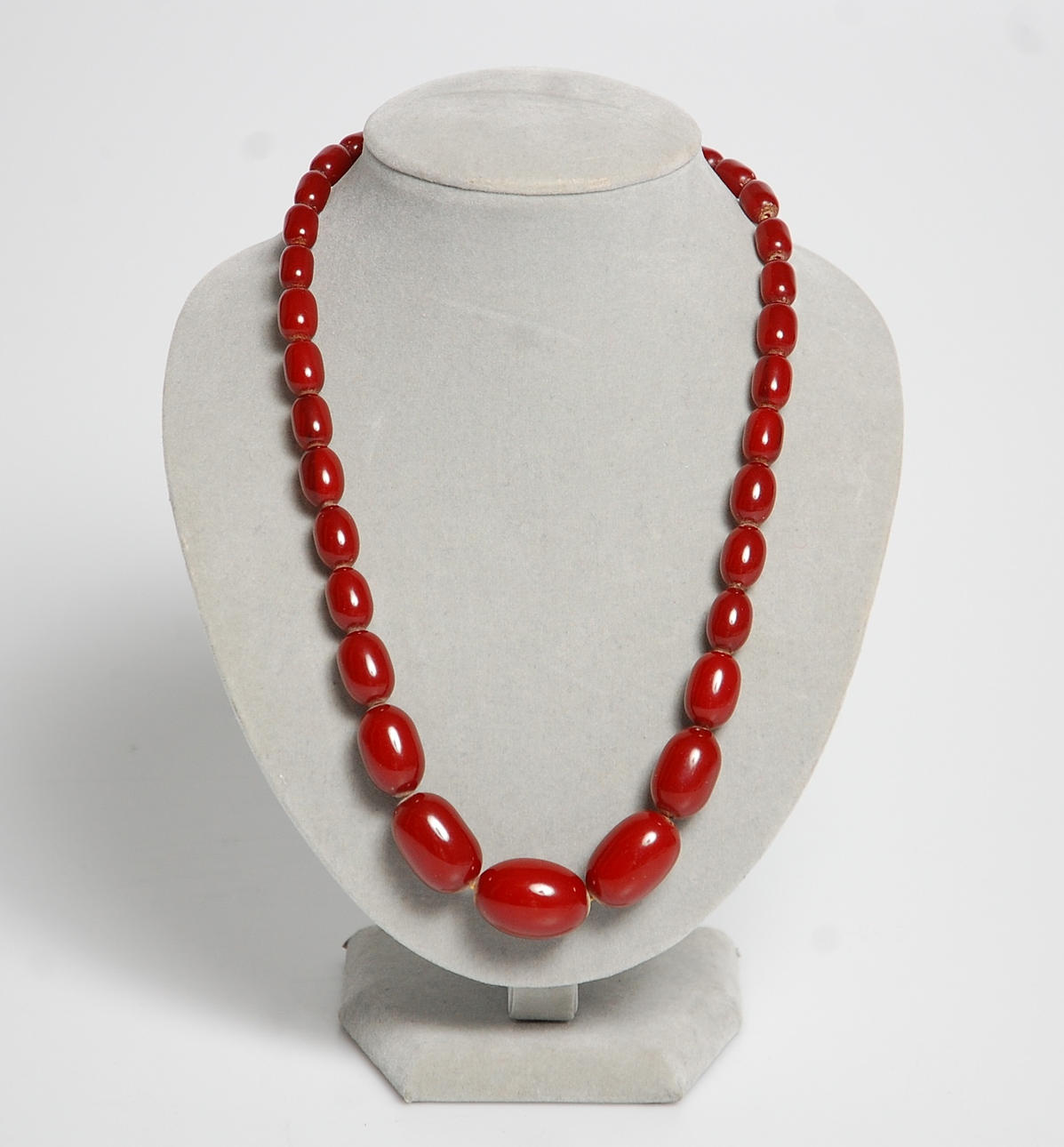 HALSBAND, bärnsten, doserat, 1900-talets böjan, vikt 41 g.