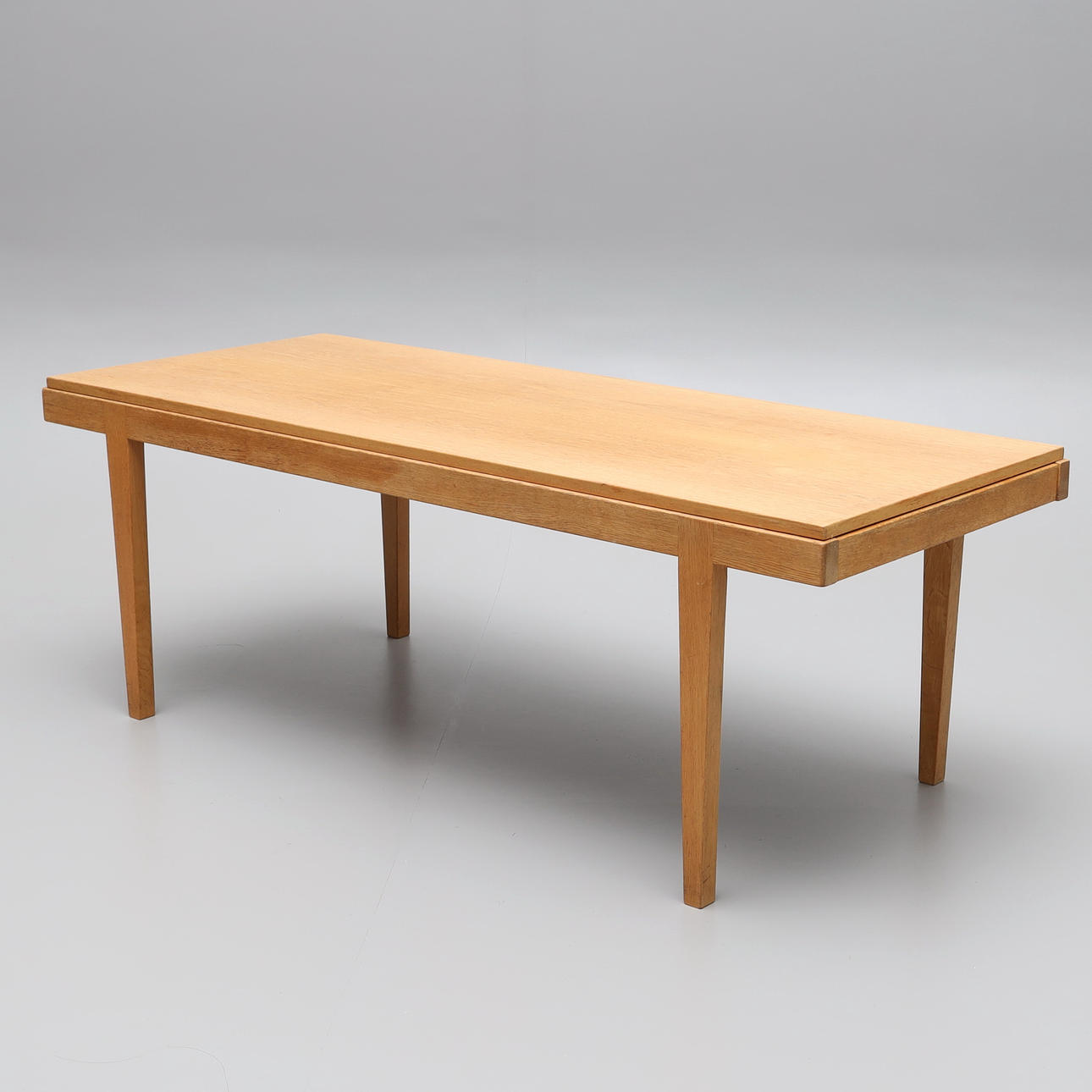 BENGT  RUDA. SOFABORD, Ikea 'Torpa' egetræ, 1960'erne.