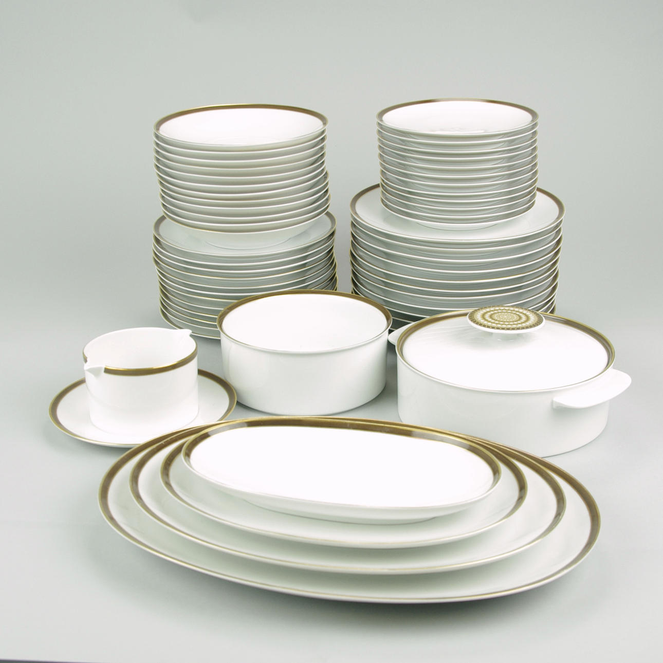 MATSERVIS, porslin med förgylld kant, Thomas, Tyskland.