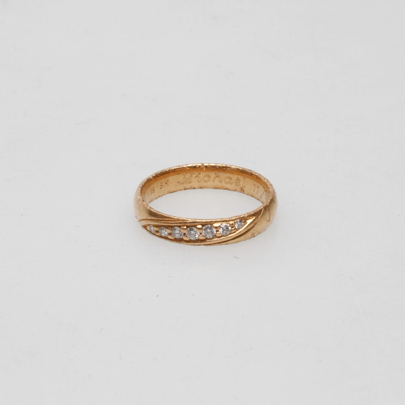 RING, 18k guld med diamanter totalt 0,15 ct, vikt ca. totalt 3,5 gram.