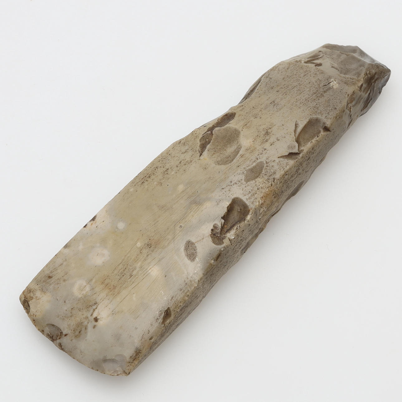 Un hacha de sílex, Edad de Piedra.