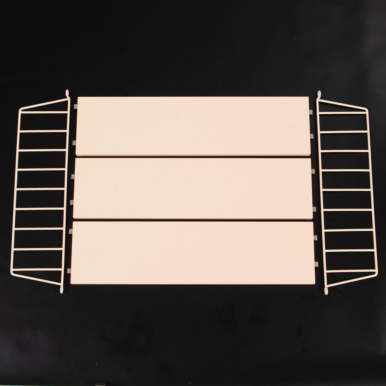 NILS STRINNING. STRINGHYLLA. Aprikos. Limited Edition.