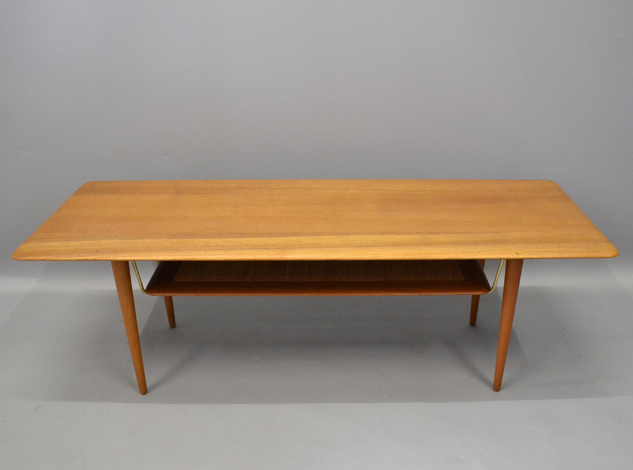 PETER HVIDT & ORLA MØLGAARD-NIELSEN. SOFFBORD TEAK.