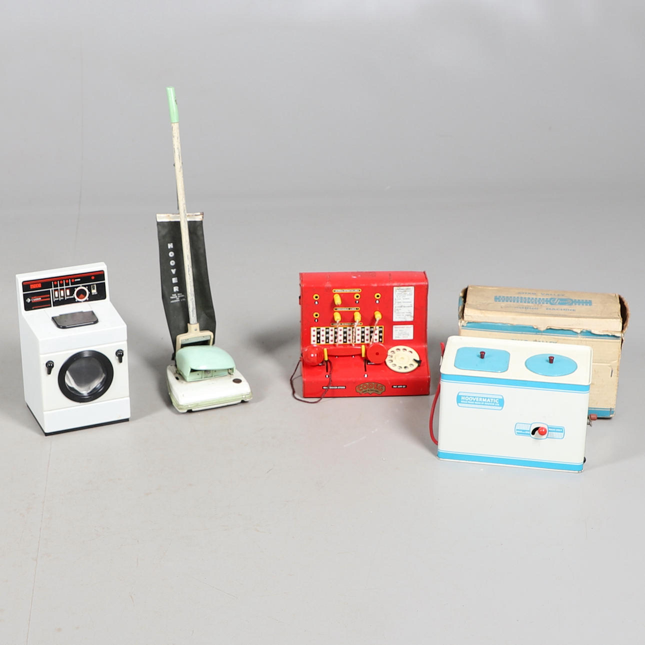 A CHAD VALLEY 'HOOVERMATIC' WASHING MACHINE.