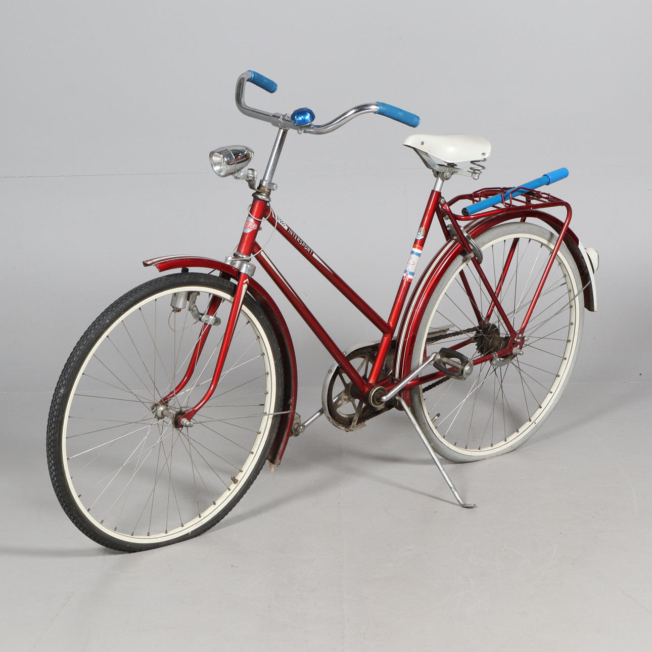 DAMCYKEL, Intersport.