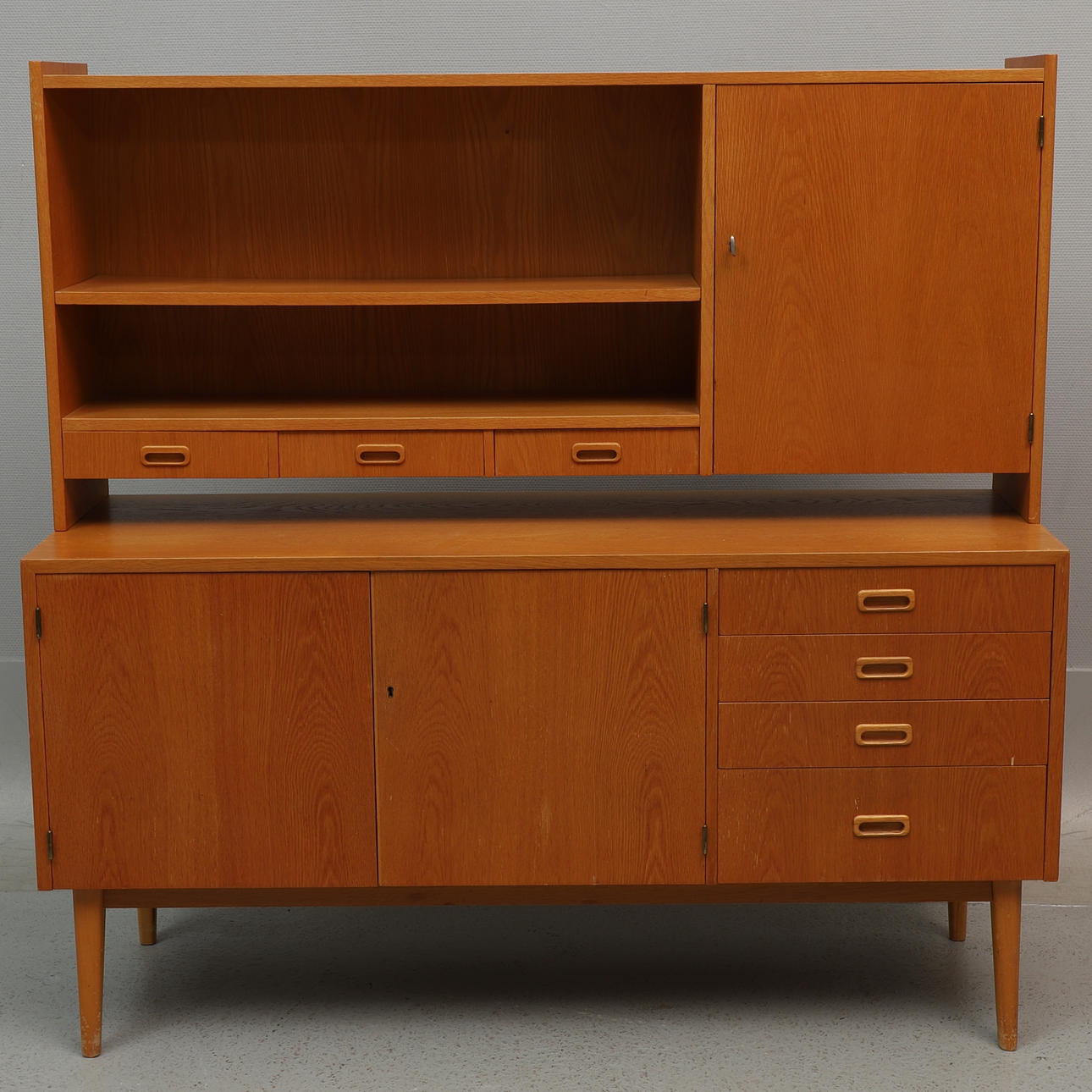 SIDEBOARD, mit Tischplatte, Eiche, 1950/60er Jahre.