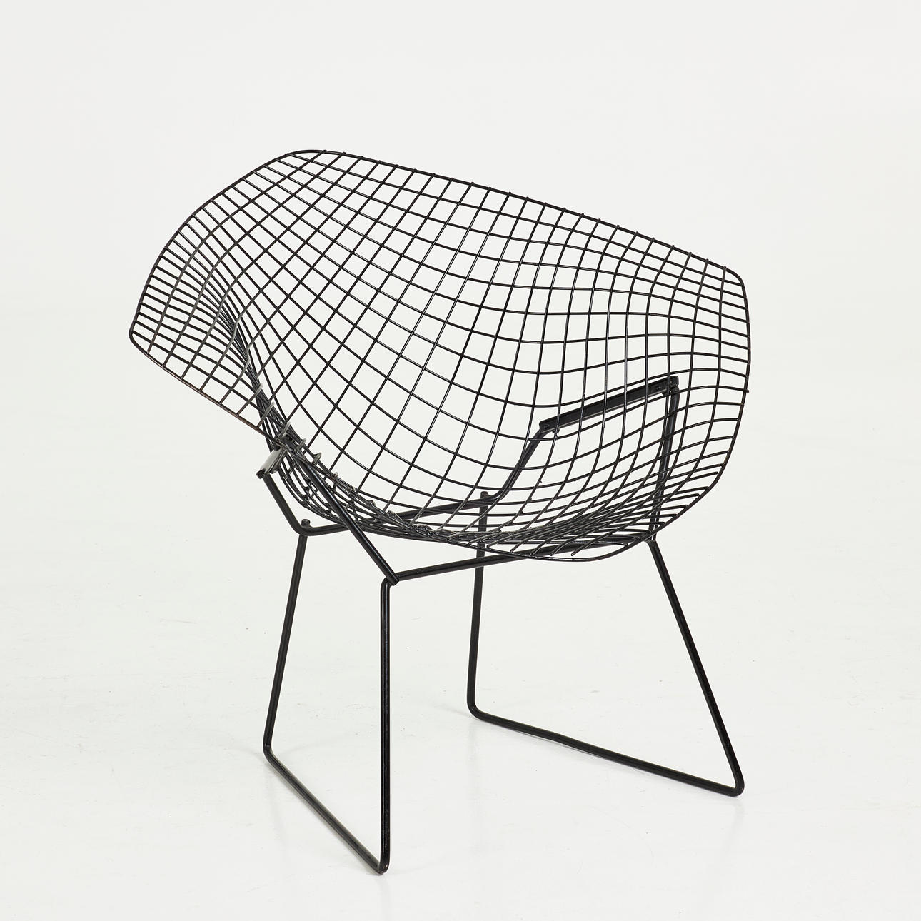 FÅTÖLJ, 1900-talets mitt, svartlackerade stålrör.