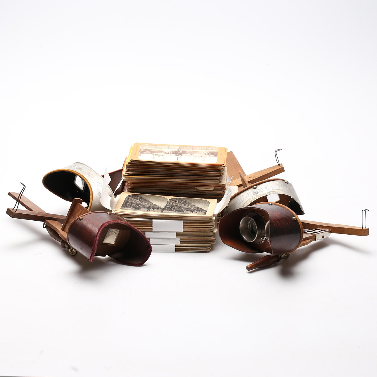 STEREOSCOPE, 4 pcs with photos.