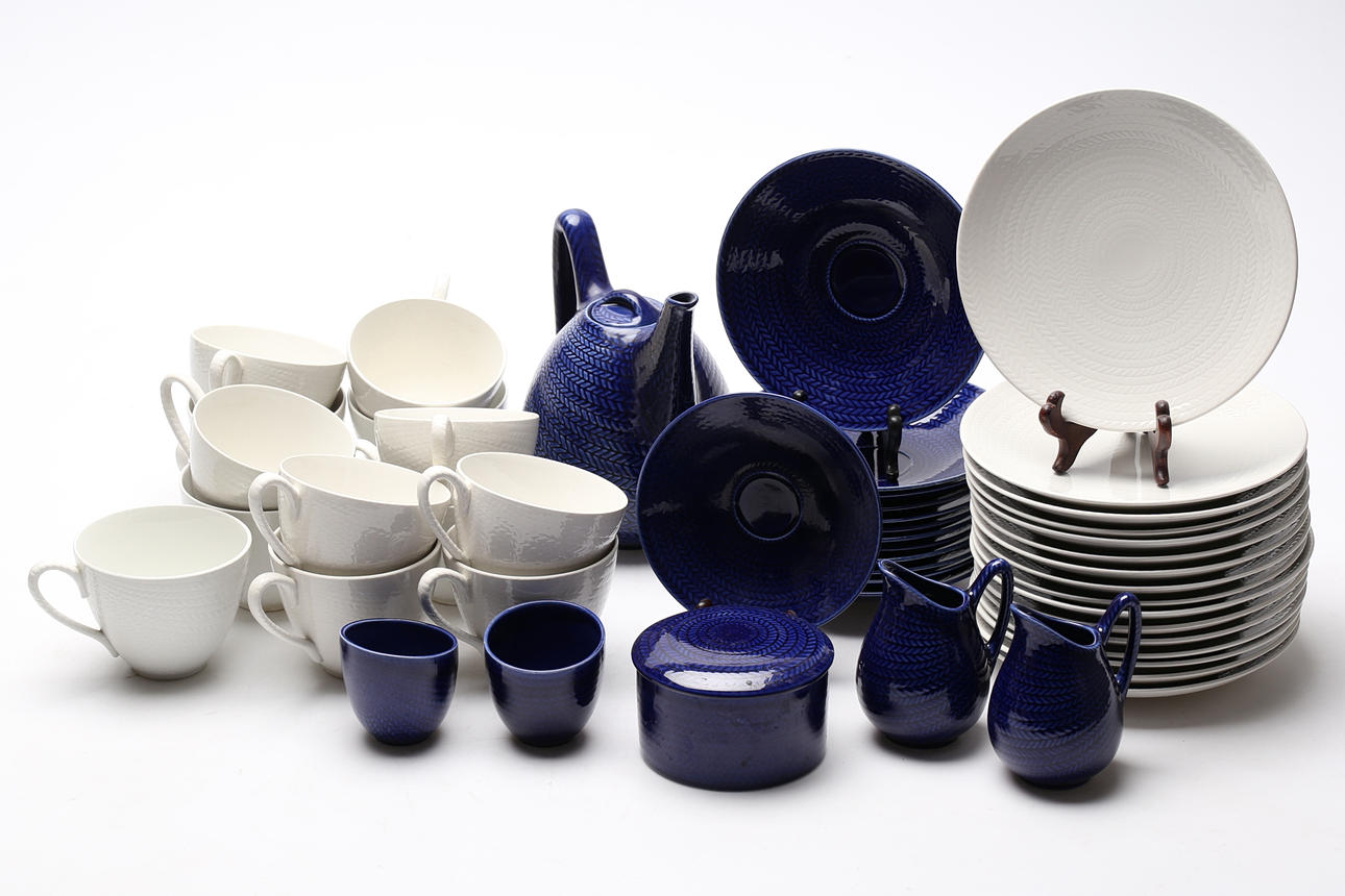 TESERVIS, 35 delar, "Blå eld", Hertha Bengtson, Rörstrand.