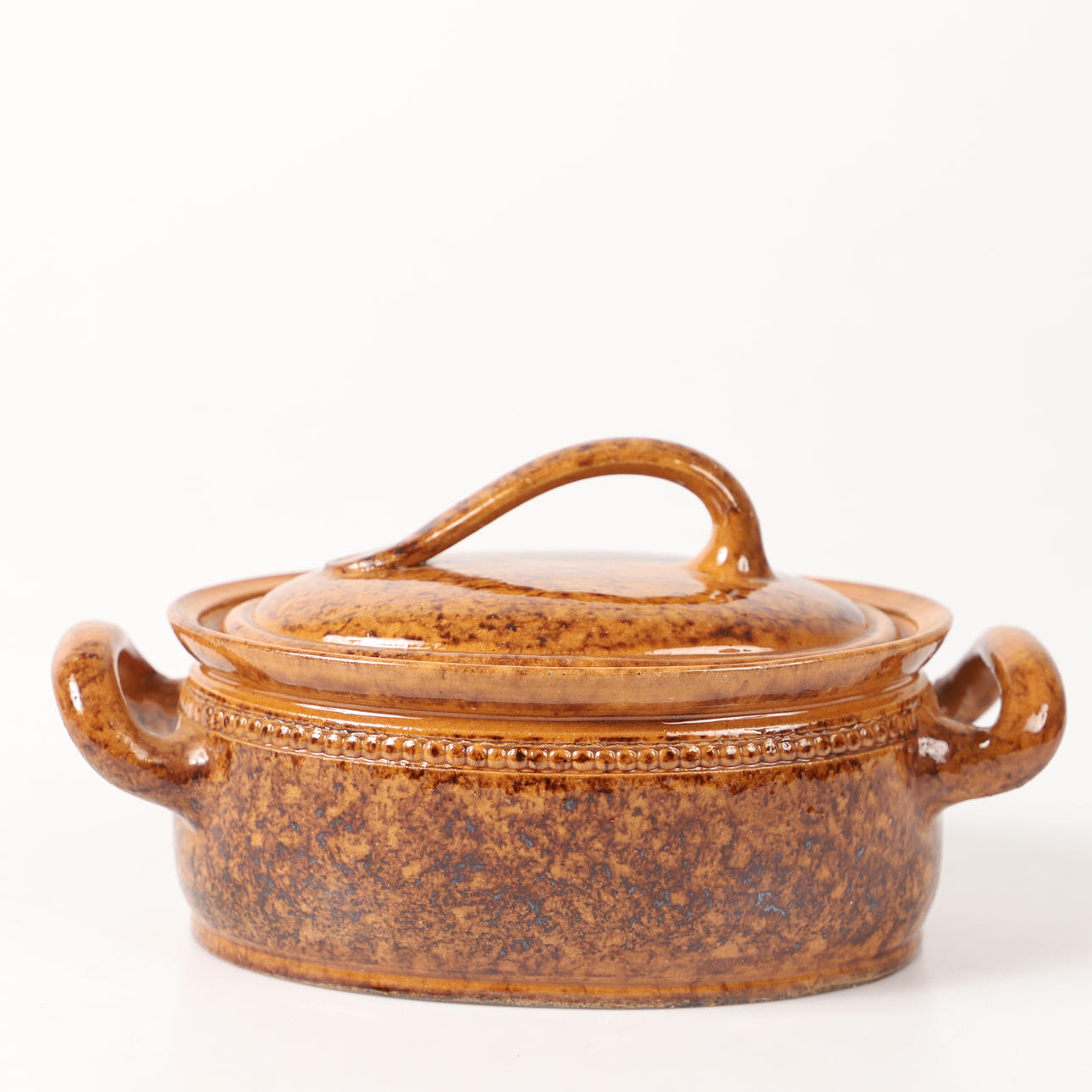 TERRIN WITH LID, glazed ceramic, Meissen, Germany.