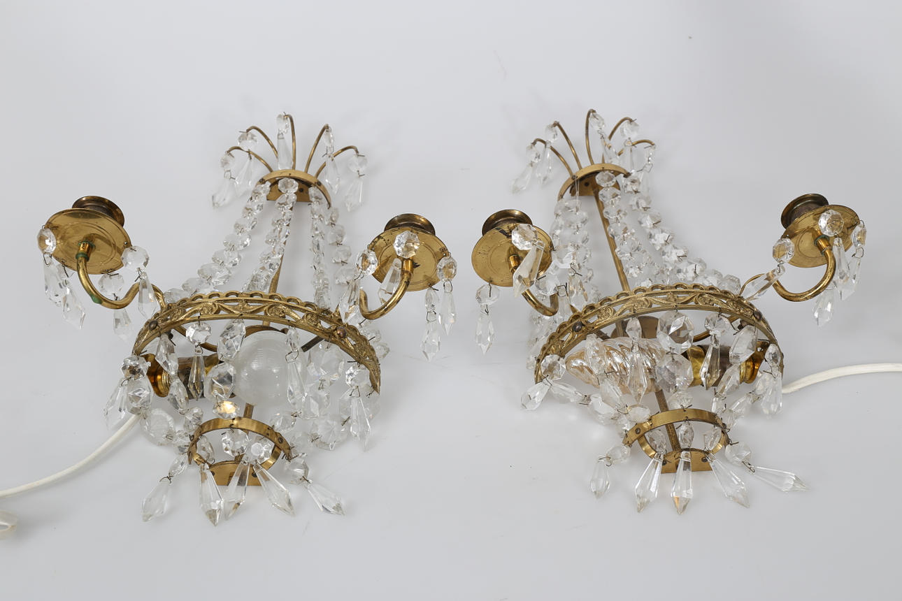 LAMPETTER, mässing och prismor, 2 stycken, 1900-talets andra hälft.