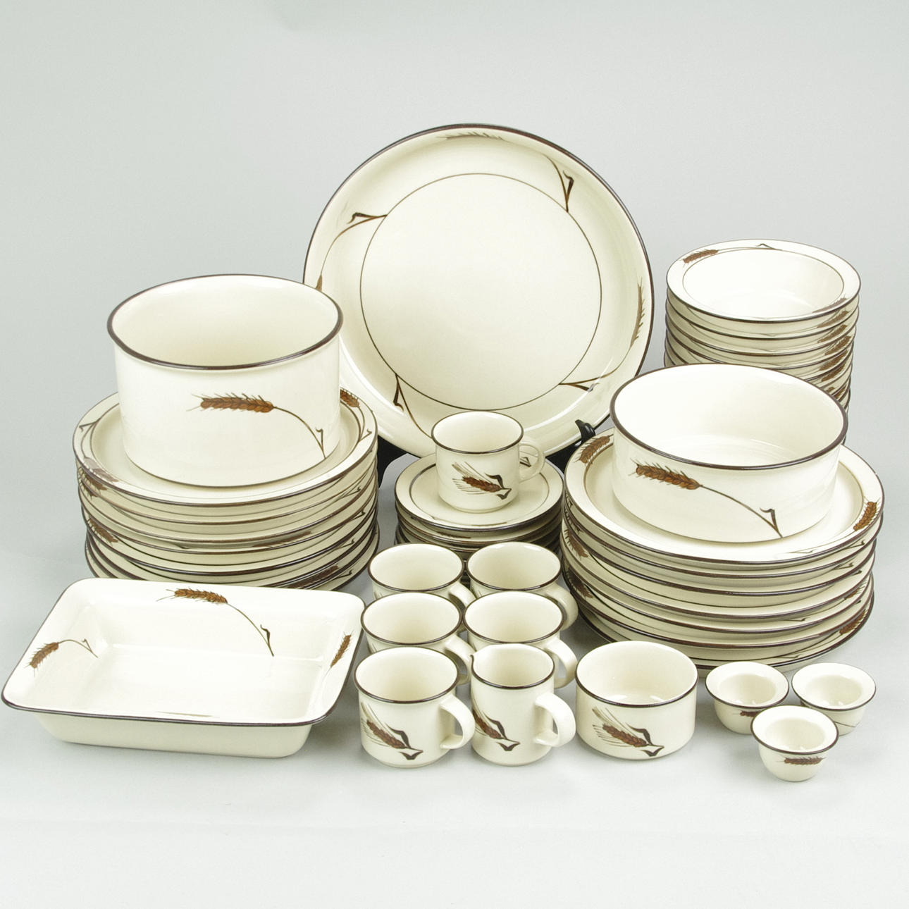 MATSERVIS OCH KAFFESERVIS, "Ax", Höganäs.