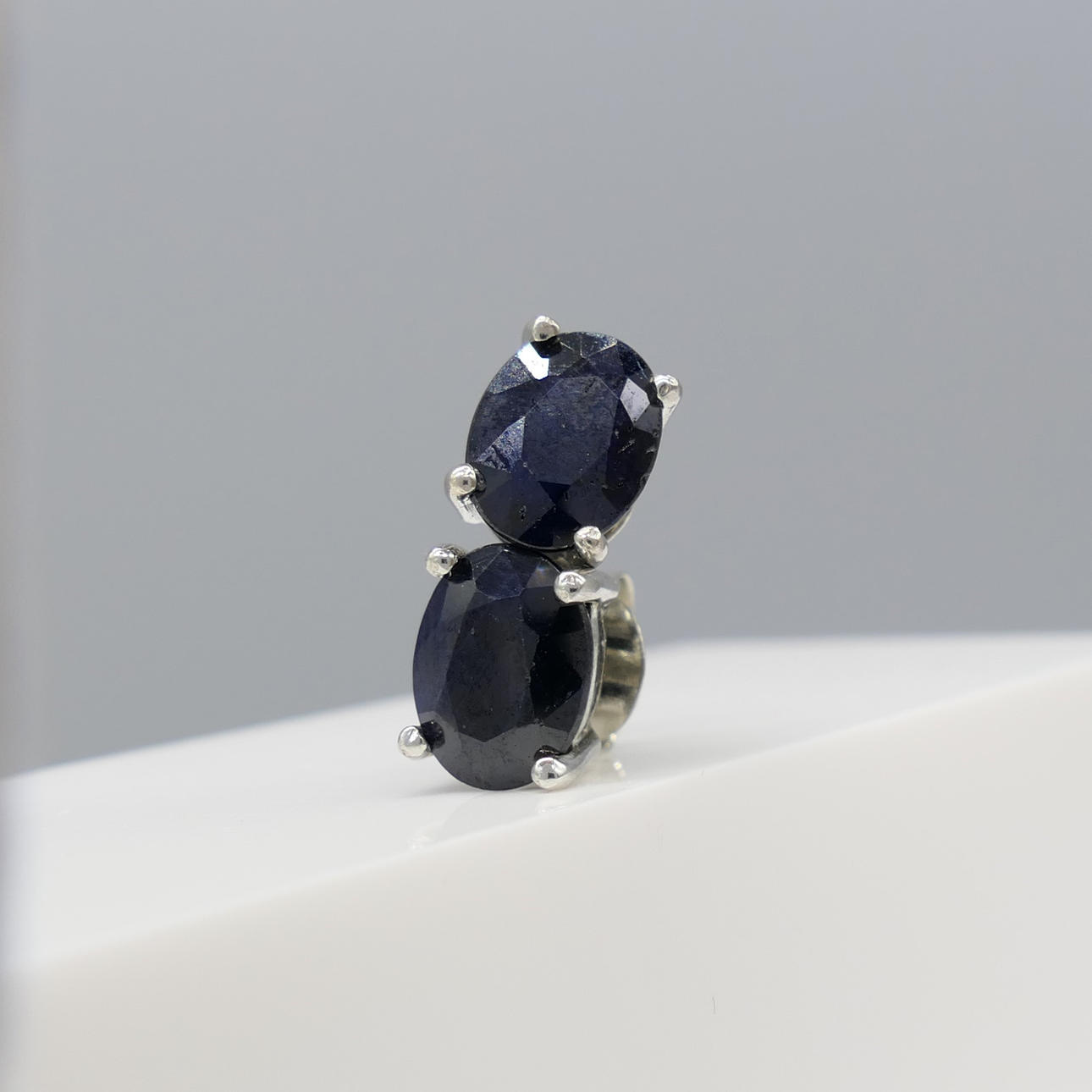 BLUE SAPPHIRE silverörhängen.