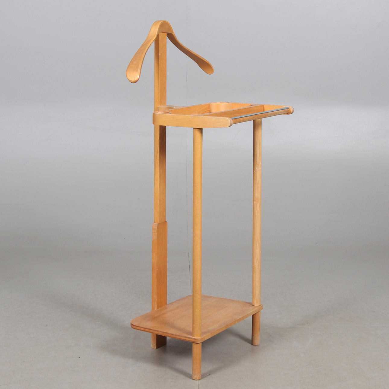 GENTLEMAN'S SERVANT. 20th century.