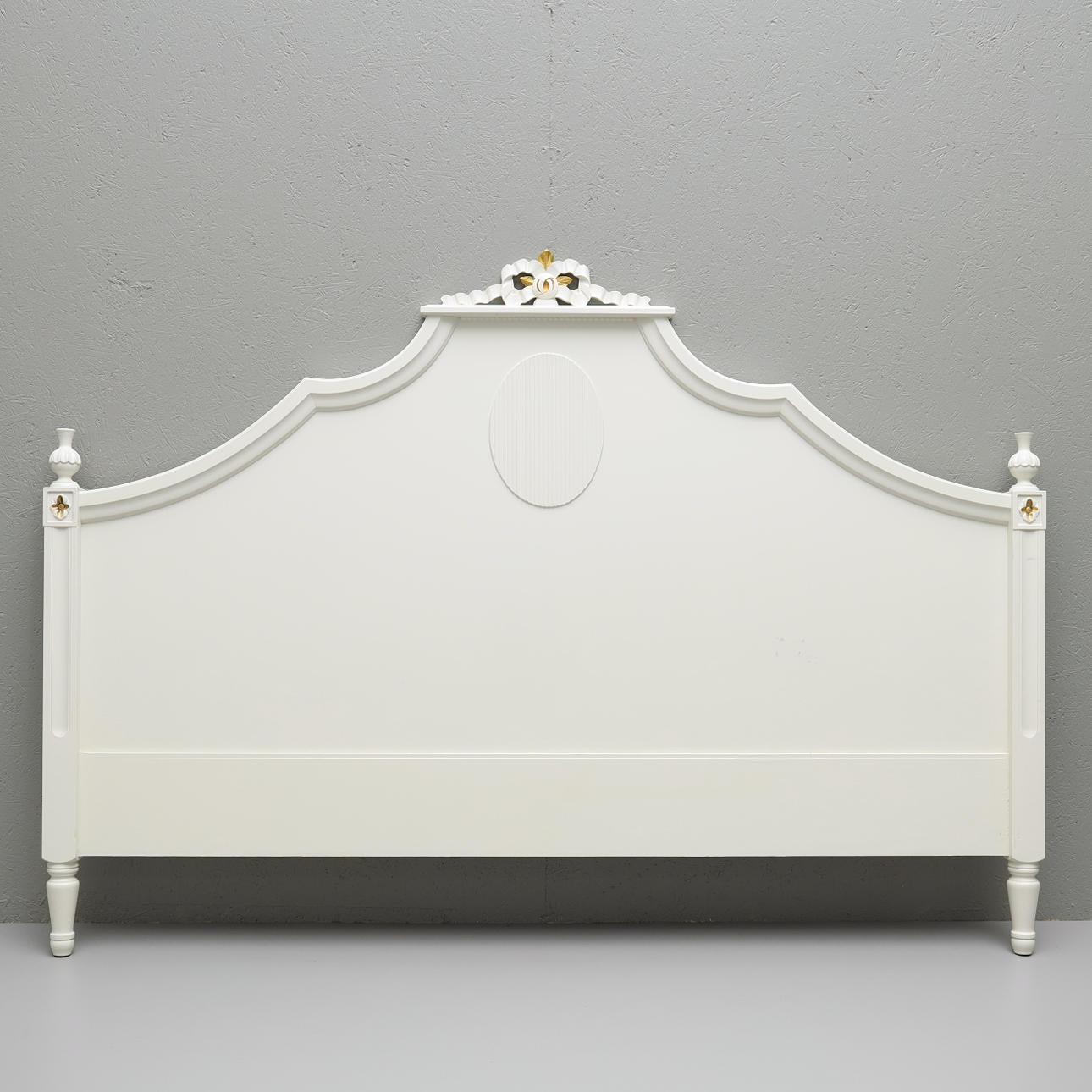 SÄNGGAVEL, gustaviansk stil, 1900-tal.