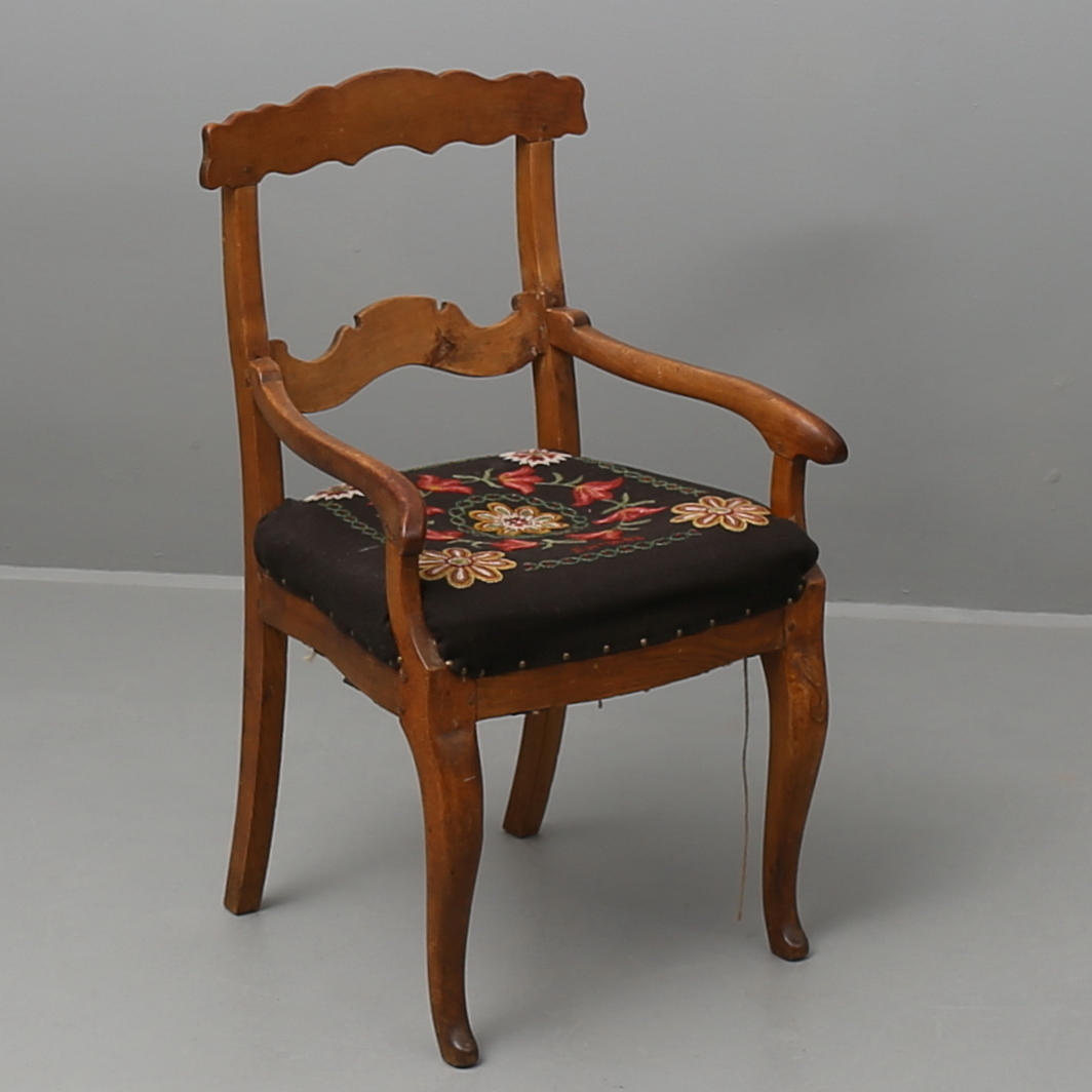 KARMSTOL, bonad björk och bok. Senempire 1800-talets mitt.