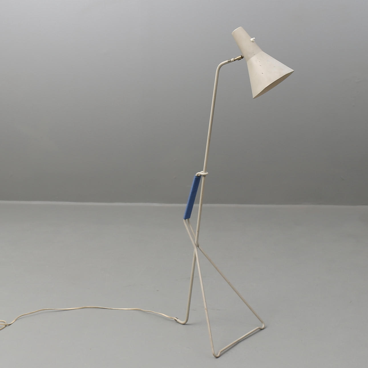 SVEND AAGE HOLM SORENSEN. Golvlampa, ASEA belysning E 1770. 1900-talets mitt.