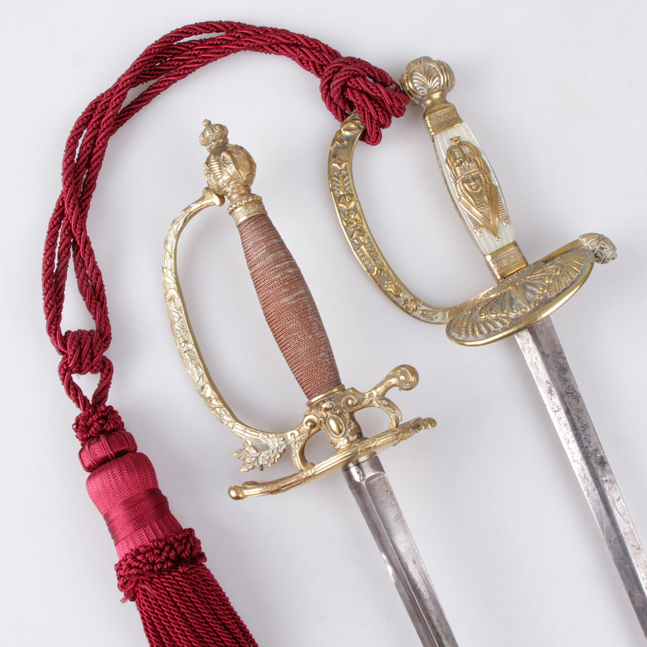 ÄMBETSMANNAVÄRJOR, 2 st. 1800/1900-tal.