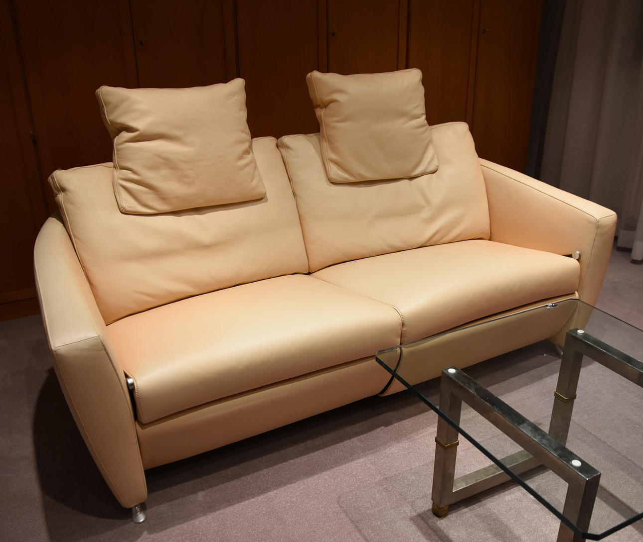 FSM (FRANK SITZMÖBEL). "Couch", 2 Sitzer.