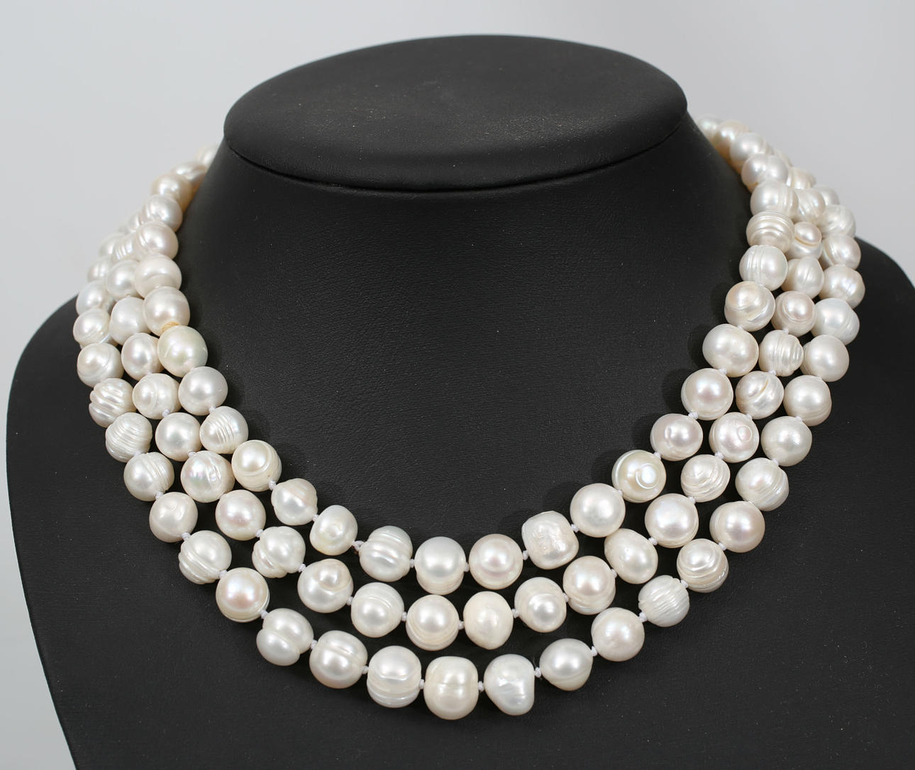 COLLIER, vita odlade sötvattenspärlor, 2000-tal.