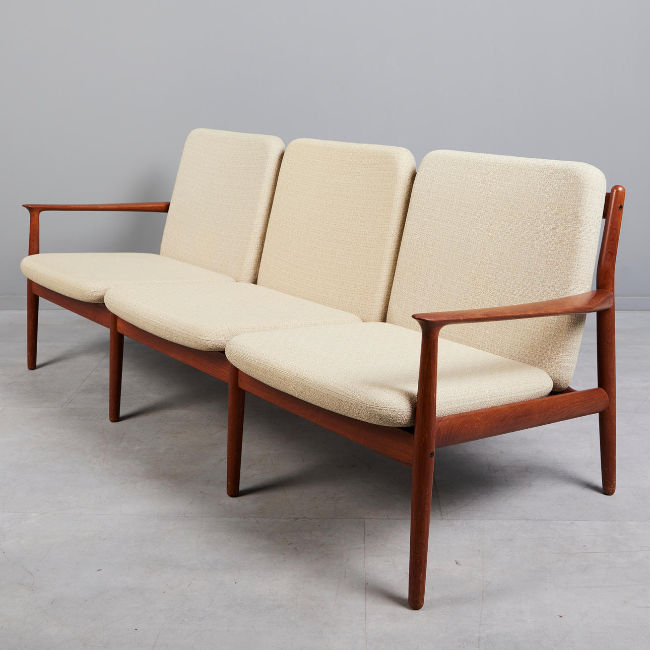 GRETE JALK. för Glostrup, soffa, teak, ull, 1960-tal, Danmark.