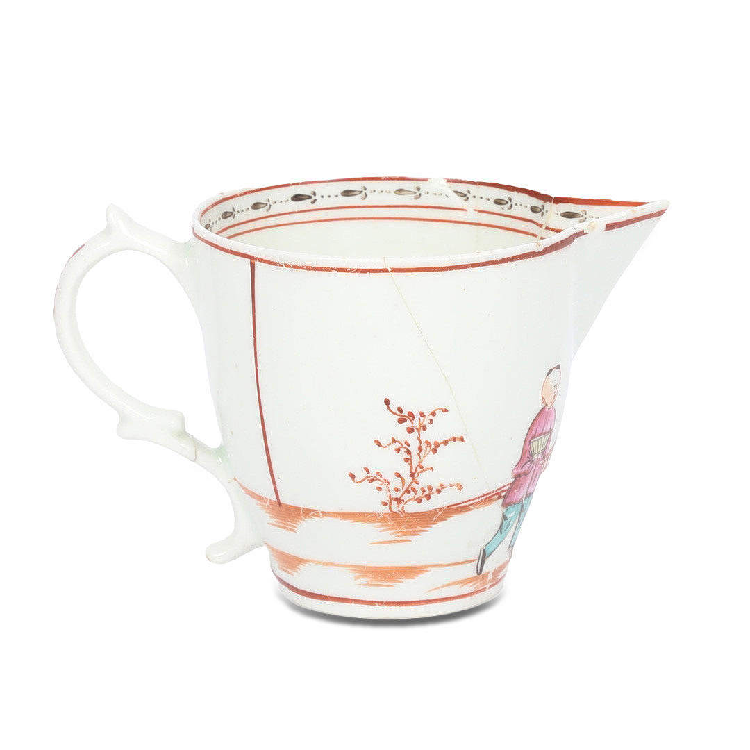 UNA JARRA DE CREMA DE PORCELANA LOWESTOFT.