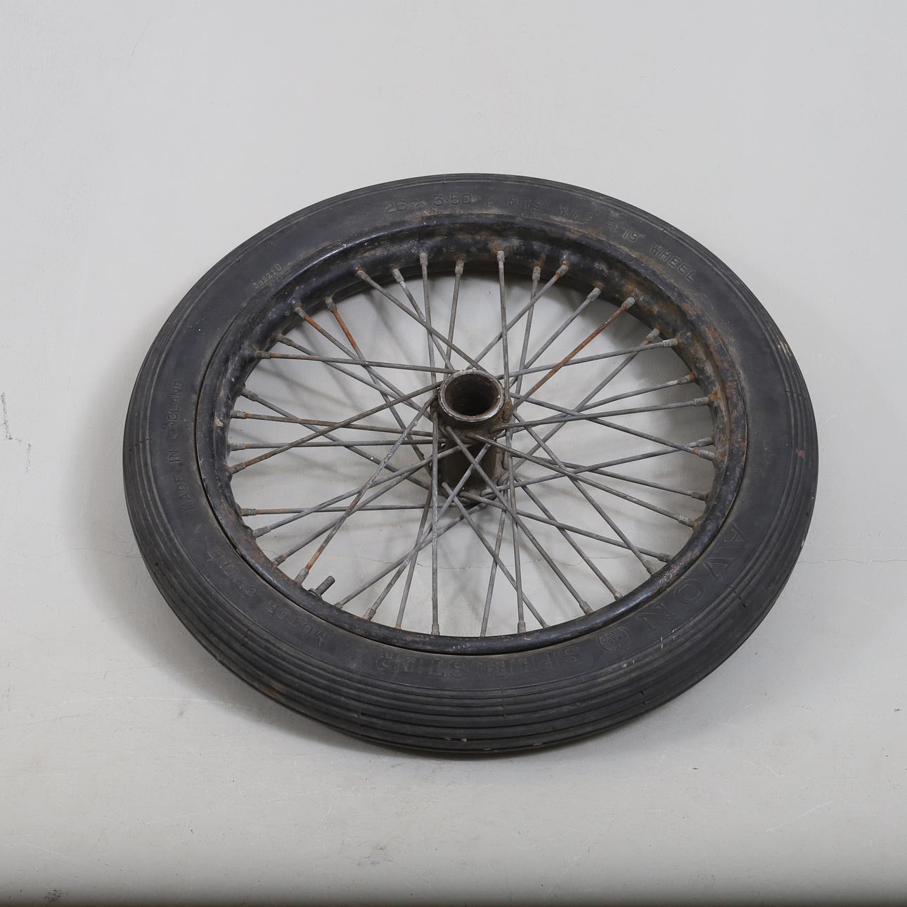 PYÖRÄ, 19 tuumaa, moottoripyörä, sivuvaunu.