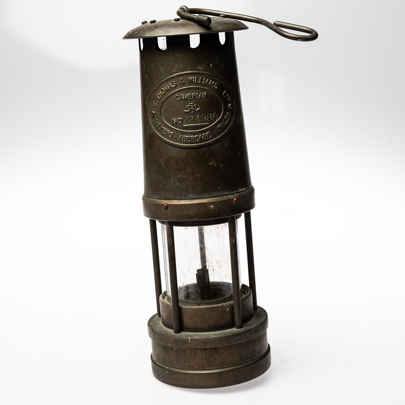 GRUVLYKTA, B. Thomas & Williams, Wales.